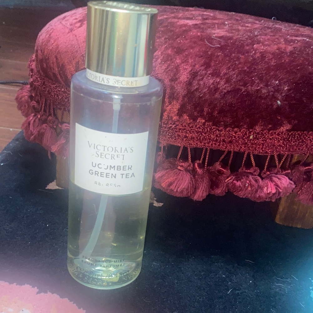 🪴 Victoria's Secret Cucumber Green Tea 🍵 Body Must with Gold Cap 🥒